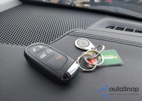 2019 Jeep Cherokee Latitude Plus 4X4 из США, поврежденный, VIN 1C4PJMLB2KD101505